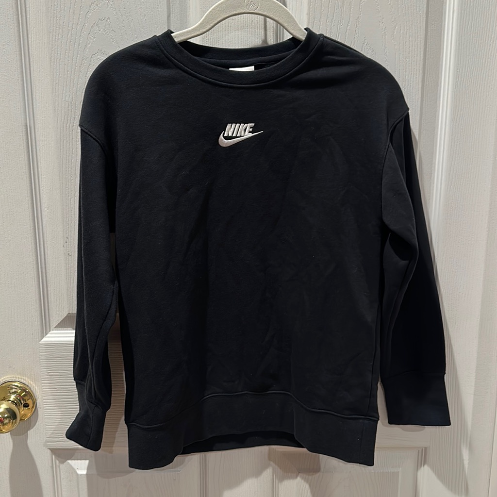 Nike Logo Sportswear Classic Sweatshirt In Black And White Medium
